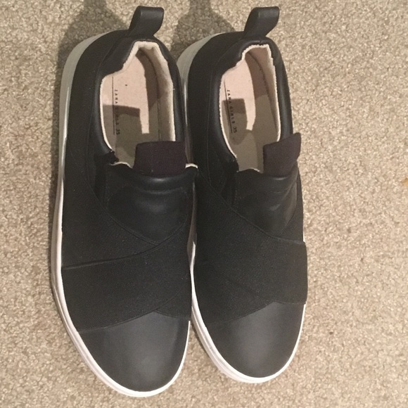 ❌SOLD Zara Slip-Ons size 35 - Picture 2 of 3